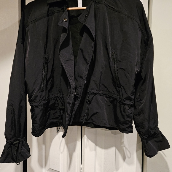 ATHLETA Black Acadia jacket small pockets adjustable ties weather resistant - Picture 5 of 7